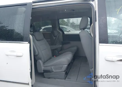 2010 Chrysler Town & Country Touring из США, поврежденный, VIN 2A4RR5D15AR176055